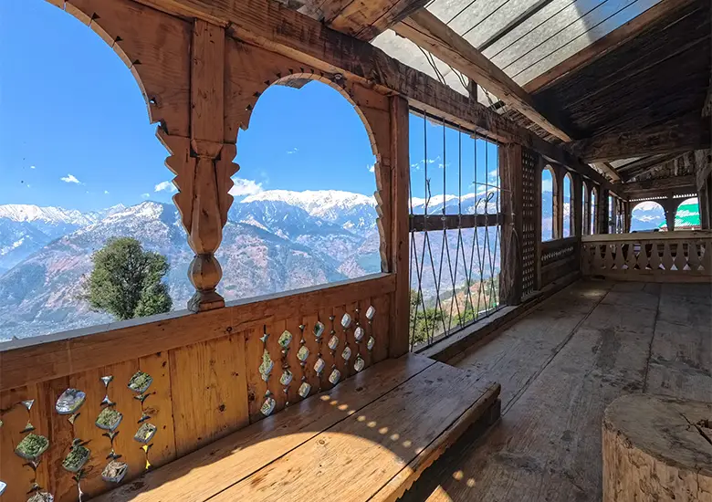 balcony-of-winter-blue-duplex-studio-naggar