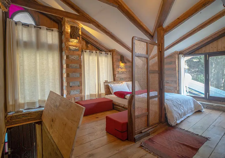 bedroom-of-autumn-maroon-attic-room-naggar