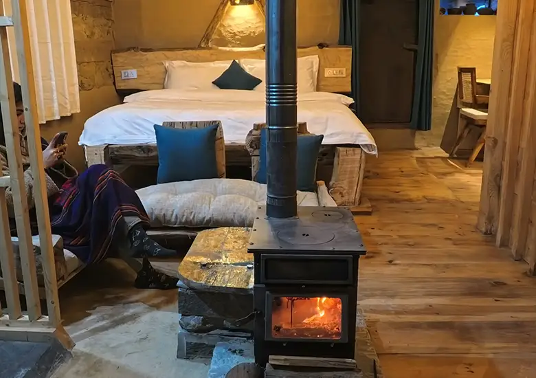 fireplace-in-winter-blue-duplex-studio-naggar