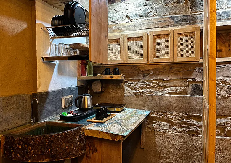 kitchenette-in-winter-blue-duplex-studio-naggar