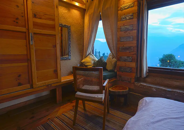 seating-area-in-summer-gold-duplex-studio-naggar